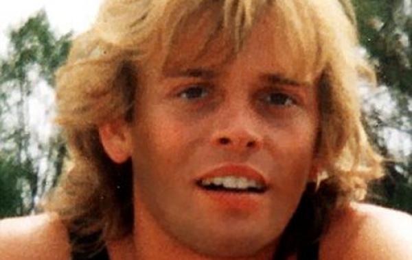 Мужчина стал транссексуалом после того, как был женат два раза и имел 5 детейТранссексуал с третьим размером груди, который был женат два раза и имеет 5 детей