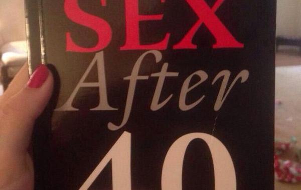 книга Секс после 40, дочка подарила на рождество Секс после 40, дочка разыграла маму на Рождество