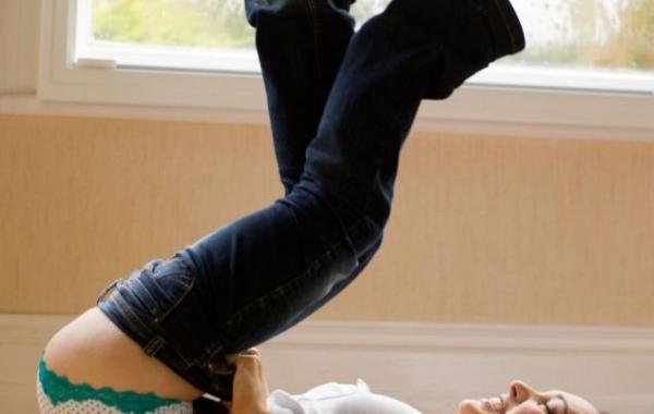 "Эти джинсы налезут на мою задницу!" 16 вещей, которые делает каждая женщина после покупки новых джинсов