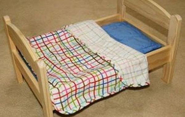 кукольная кроватка из икеи, кроватка из икеи кошки, кровать для кукол икея животыне