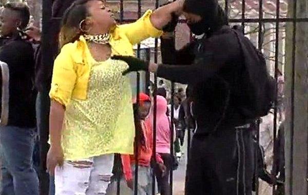 мама не отпустила на беспорядки, мама вернула сына домой беспорядки, мама отправила сына домой