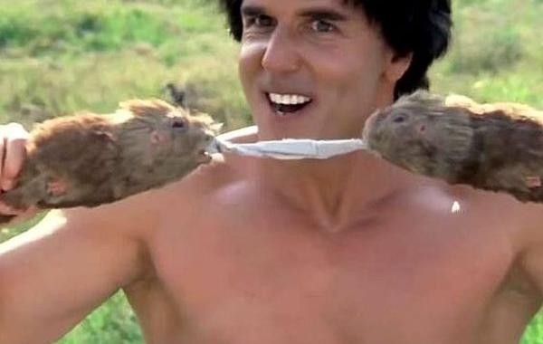 необычные виды оружия в кино, странное оружие в кино, нелепое оружие в кино