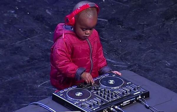 DJ Arch Jr, самый маленький диджей, маленький мальчик диджей, диджей ребенок