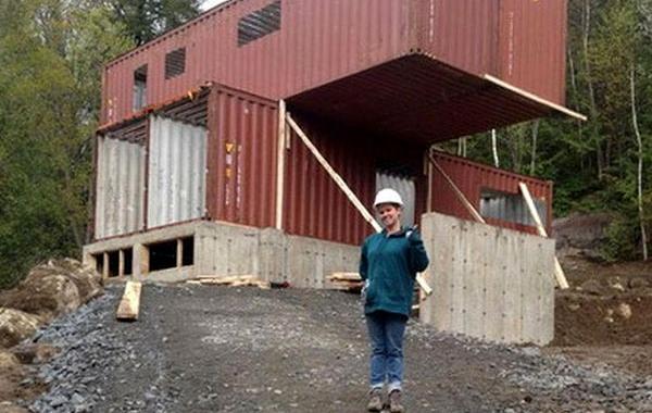 дом из грузовых контейнеров, дом из морских контейнеров, дом из конейнеров, дом своими руками из контейнеров