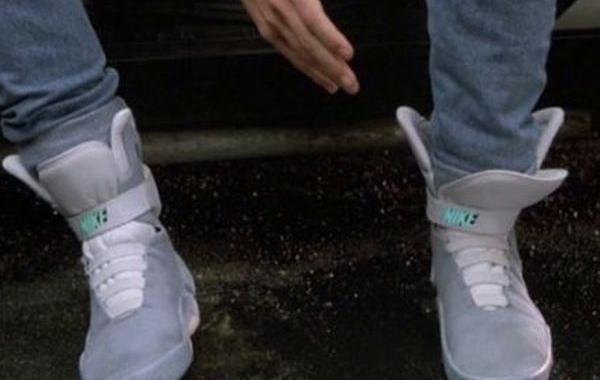 наврали в назад в будущее 2, вещи обещали в назад в будущее 2