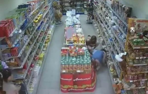 Обычный день в российском супермаркете Красноярска