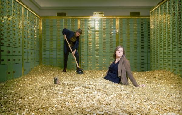 Бассейн с деньгами для всех желающих