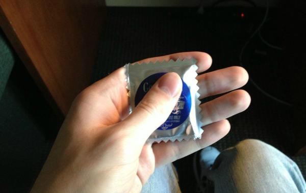 Одноразовый монокль , предмет джентльмена