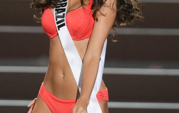 Шоу бикини Мисс Вселенная 2013, Жаклин Оливейра (Jakelyne Oliveira)