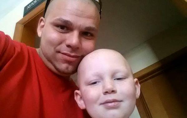 Папа сделал татуировку в виде шрама на голове, Габриэль Маршалл