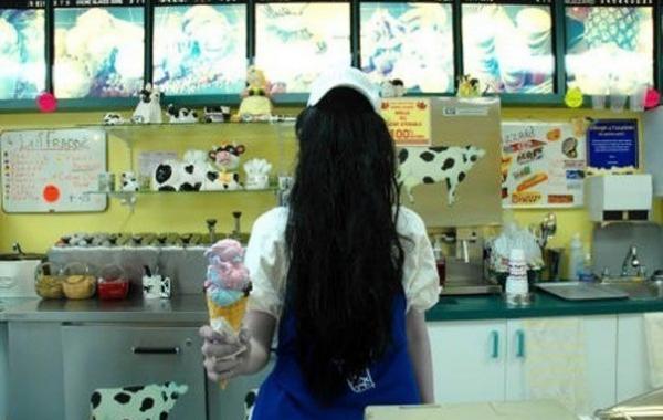 Чем занимается девочка из фильма "Звонок", в свободное от убийств время