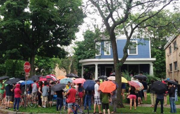 Бесплатный концерт во дворе дома, Дилан Споринг, Dylan Spoering