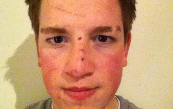 Фейсом об тейбл! Парень согласился пробить стол головой за 20 £