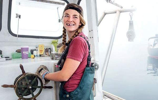 женщины за тяжёлой работой, женщины за мужской работой, Крис Крисман