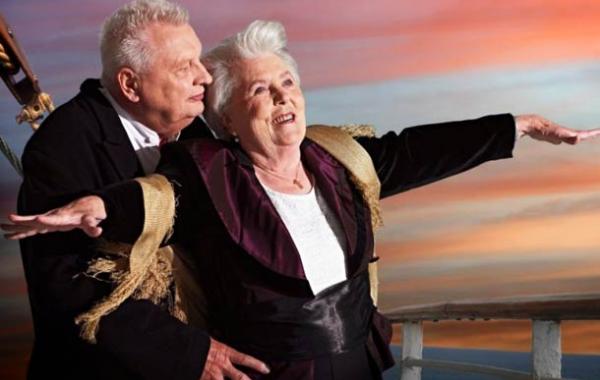 Жители дома престарелых воссоздают сцены культовых фильмов