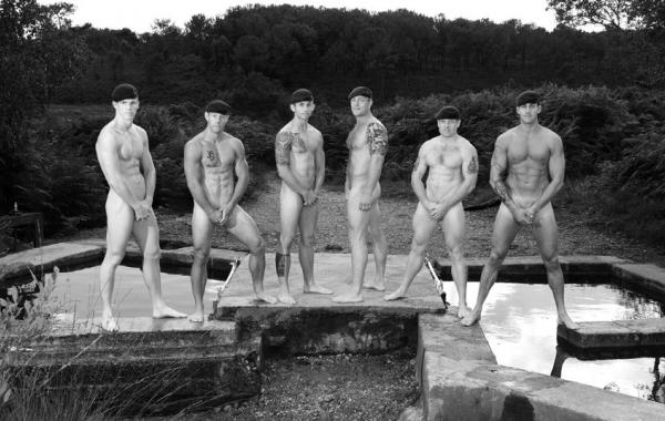 Фотосессия морских пехотинцев для благотворительного календаря, Go Commando