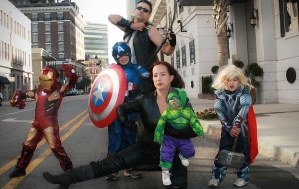 Самые крутые семейные переодевания на Хэллоуин в известных персонажей