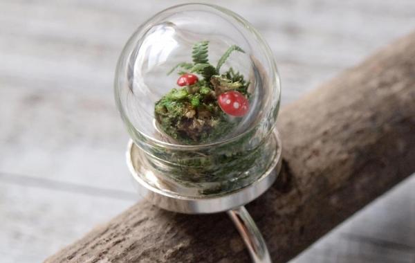 Кусочек природы в бутылочке. Интересные украшения от Май МакКеми