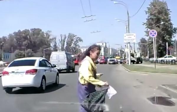 пешеходы неадекватные, идиоты на дорогах