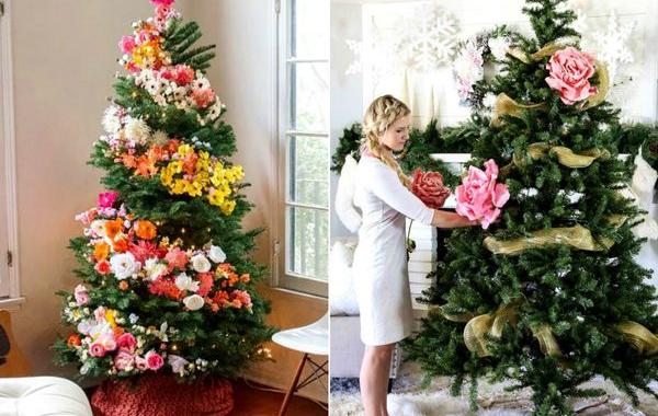 Люди украшают новогодние ёлки цветами, ёлки украшенные цветами 