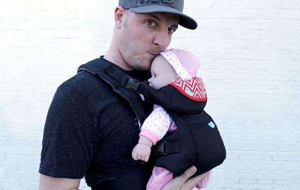 кукла и алкоголь, кукла с алкоголем, Майк Уоррен, Mike Warren