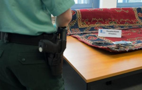 Тайники с героином хитро спрятанные в иранских коврах