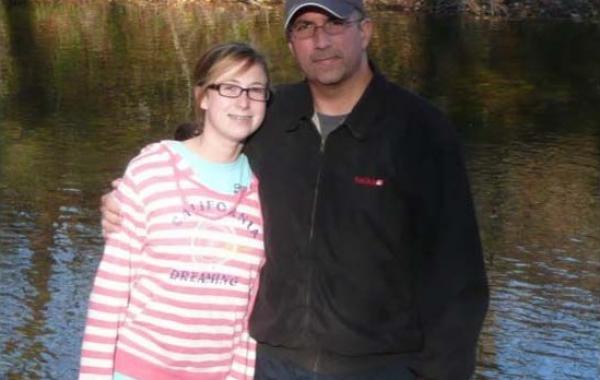 Больной раком отец Гарт, написал 826 записок для дочери Эммы