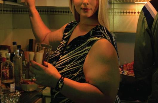 Креативная реклама, полные, толстые люди